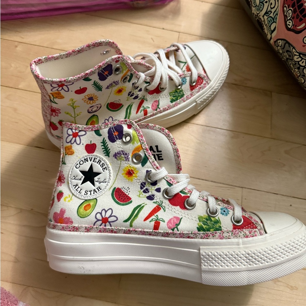 Converse Floral and Fruit Festival High-Top Sneakers - Platform size 7.5 W